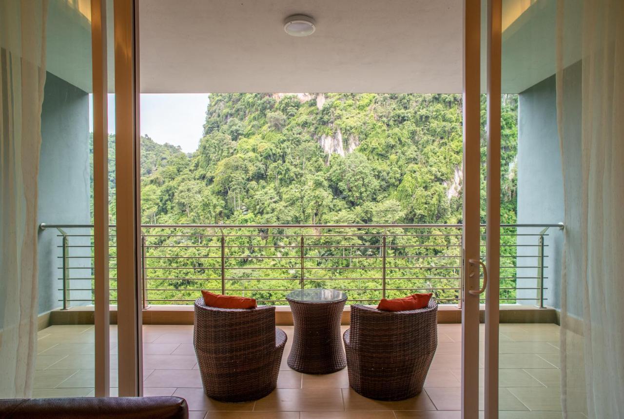 Tui Blue The Haven Ipoh Hotel Exterior photo View of the Langkawi Rainforest from the Langkawi Hilton
